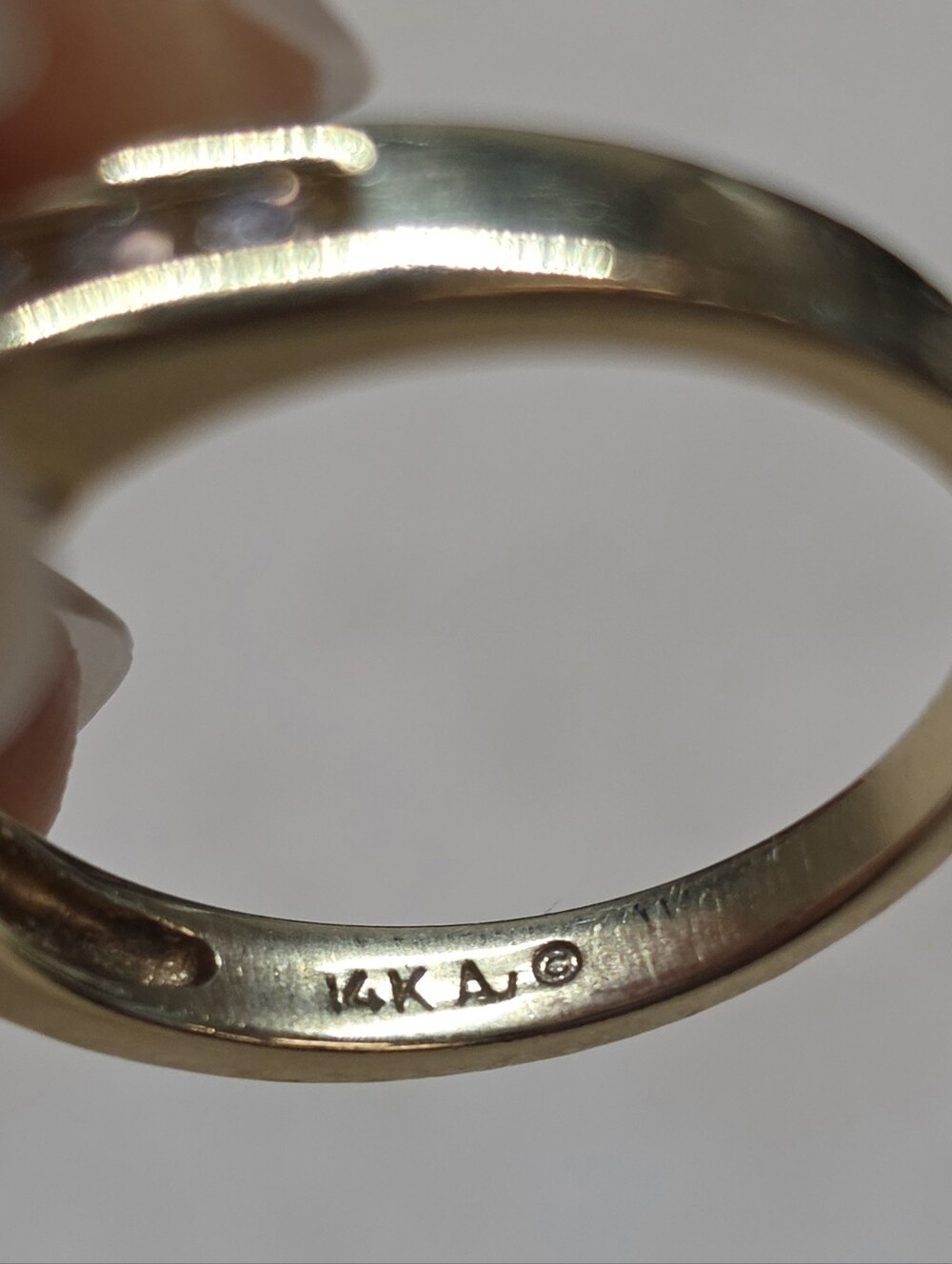 14k Yello Gold Ring - Picture 5 of 9